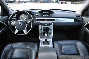 VOLVO V70 MOMENTUM 2012 (5 фото из 15)