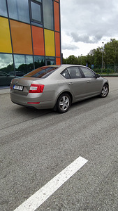 Skoda octavia 1.2TSI 77 kw. (2 foto / 9)