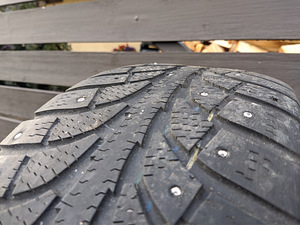 Champiro ICE pro 215/60/R16 (6 foto / 8)