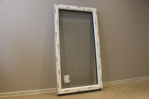 Mitteavatav plastic (PVC) aken, laiusega 700 mm (7 foto / 10)