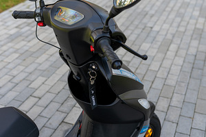 Скутер Barton Galactic 50cc (8 фото из 10)