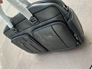 Absoluutselt uus kott Hugo Boss (2 foto / 10)