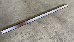 Tilgaplekk RAL8017 2500mm (2 foto / 3)