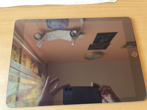 Apple iPad 10,2" 2021, WiFi + LTE, 64GB (2 foto / 2)