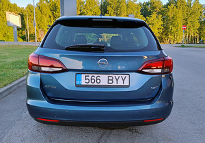 Opel Astra Sport Tourer (7 foto / 15)