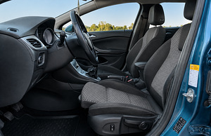 Opel Astra Sport Tourer (10 foto / 15)