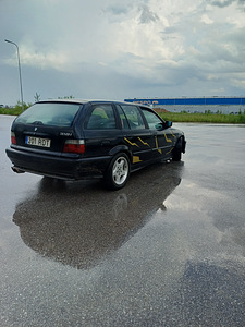 BMW 318i 2.8 142kw (3 foto / 7)