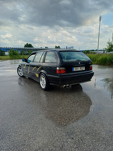 BMW 318i 2.8 142kw (4 foto / 7)