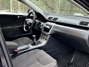 Volkswagen Passat 1.9TDI 77kw (8 foto / 8)
