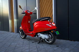 2018 Piaggio Vespa Primavera 50cc (7 foto / 10)