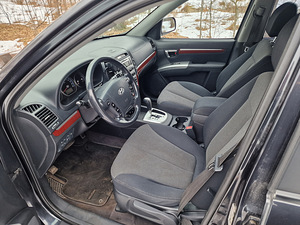 Hyundai Santa Fe 2.7 V6 139 kW 7-kohaline nelikvedu (10 foto / 15)