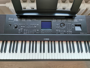 Yamaha klaver-Yamaha PortableGrand DGX-660 (3 foto / 6)