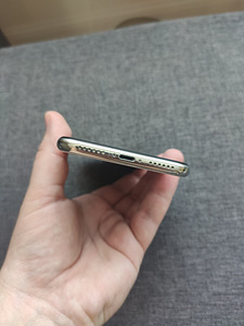 iPhone X 64 gb Silver + 5 ümbrist (7 foto / 10)