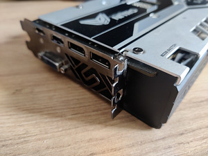 RX580 8 ГБ (2 фото из 3)