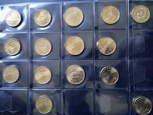 Продам коллекцию монет (8 фото из 9)