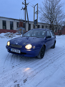 Toyota Corolla 1.3 63kw (2 foto / 7)