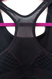 SPORDI TOP, SPORDIRINNAHOIDJA NIKE (XS-S) (4 foto / 4)