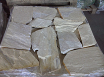 Натуральный камень кварцит произвольной формы