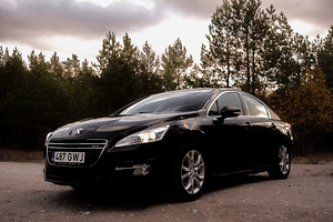 Peugeot 508 Hybrid4 (1 foto / 10)