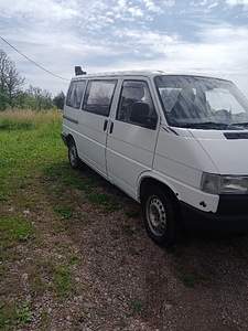 Фольксваген Т-4 (5 фото из 5)