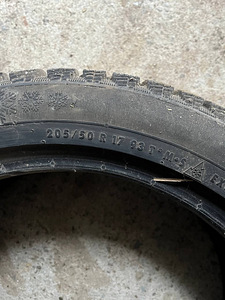 Continental talverehvid 205/50 R17 2tk (3 foto / 3)