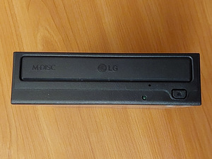DVD-seade on uus, kirjutav. LG