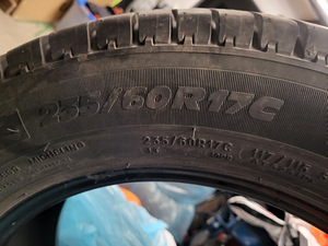 Rehvid kaubik MB Sprinter 235/60R17C (3 foto / 3)