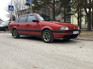 Volkswagen Passat B3 1.8 66Kw (2 foto / 14)