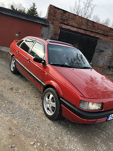 Volkswagen Passat B3 1.8 66Kw (3 foto / 14)