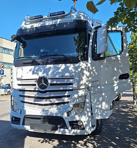 Rahvusvahelise veoauto juht (CE) (1 foto / 1)