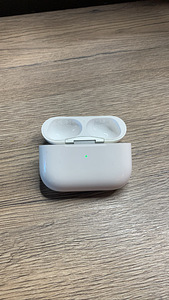 Airpods Pro Magsafe laadimiskast (1 foto / 2)