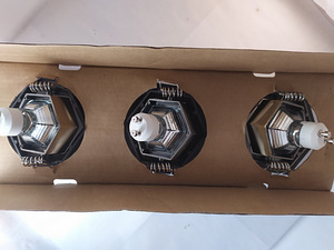 Точ.светильник Hexagon 3x50W антик.бронза (2 фото из 6)