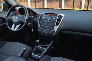 Kia Ceed 2010 1.6 дизель рестайлинг (12 фото из 15)