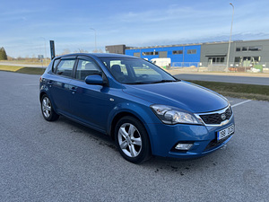 Kia Ceed 2010 1.6 дизель рестайлинг (1 фото из 15)
