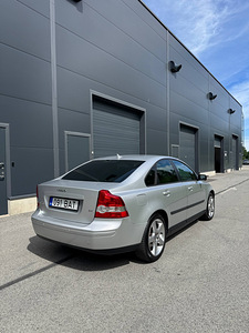 Volvo S40 2.4 125kW Автомат (3 фото из 9)