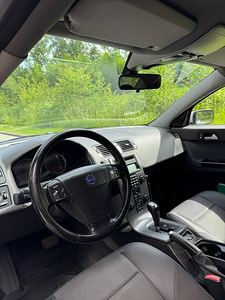 Volvo S40 2.4 125kW Автомат (8 фото из 9)