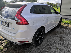 Volvo xc60 d5 169kw R-design polestar (9 фото из 11)