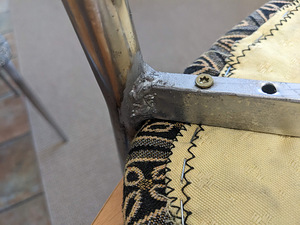 Müüa ümarlaud koos 4 tooliga. (9 foto / 10)