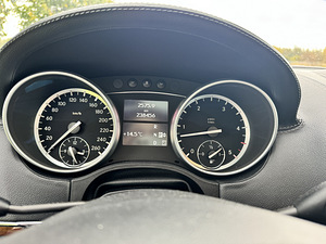 Mercedes Benz GL (10 foto / 15)