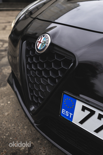 Alfa Romeo Giulietta Quadrifoglio (фото #12)