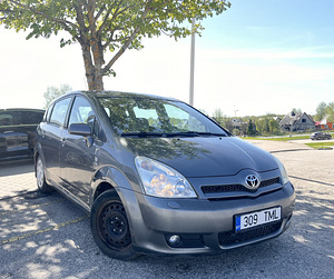 Toyota Corolla (4 фото из 15)