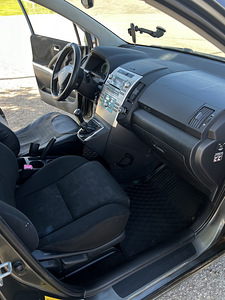 Toyota Corolla (10 фото из 15)