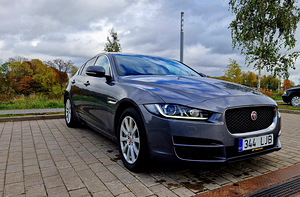 Jaguar XE 2017 (3 foto / 8)