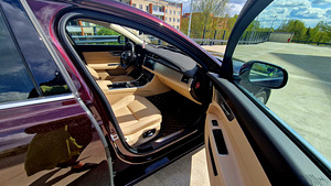 Jaguar XF 2018 (4 foto / 8)