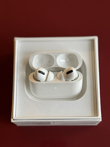 Apple AirPod Pro 1st Gen laadimiskarp + kõrvakapid (2 foto / 4)