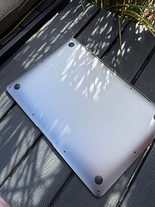 Macbook Air 2020 M1 Space Gray (5 foto / 8)