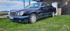 Mercedes-Benz E200 (1 foto / 4)