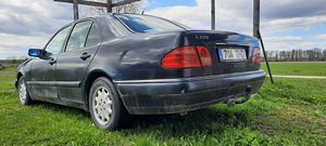Mercedes-Benz E200 (3 foto / 4)