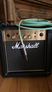 Электрогитара Jackson, комбоуселитель Marshall mg10g,кабель (3 фото из 4)