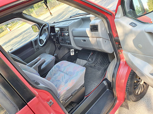 VOLKSWAGEN MULTIVAN 2.4D 57kW (7 foto / 14)